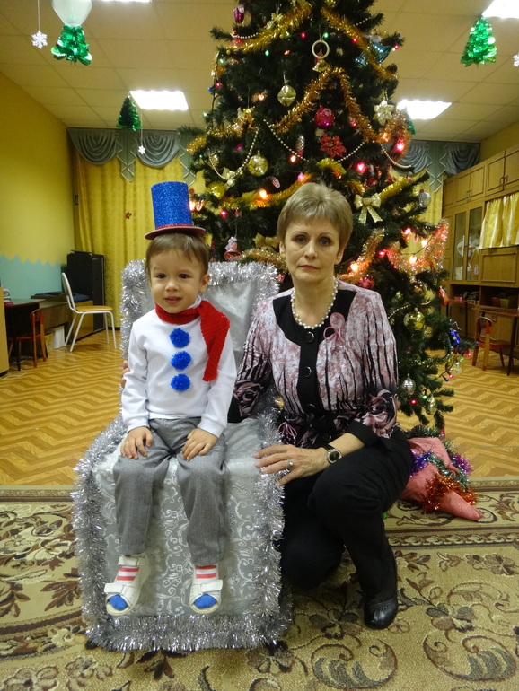 Первый утренник в детском саду)))