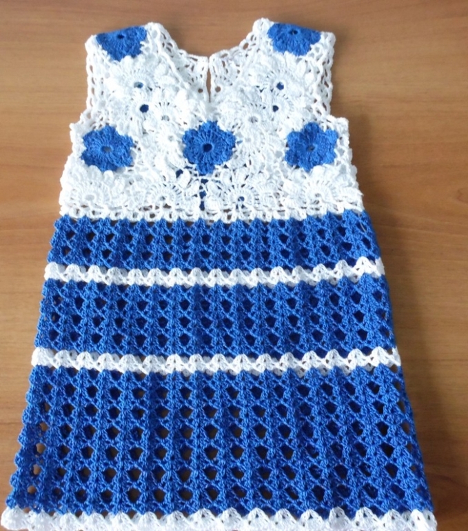 Связала тунику для девочки