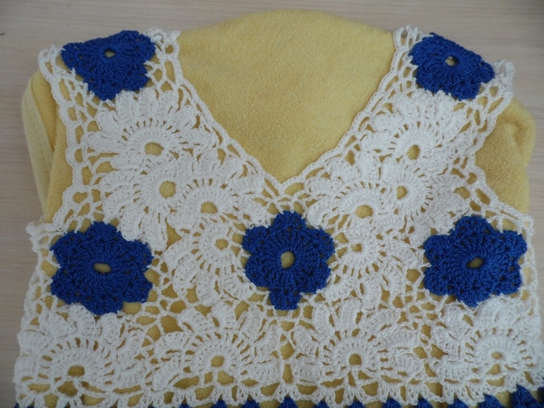 Вязанное платье для девочки