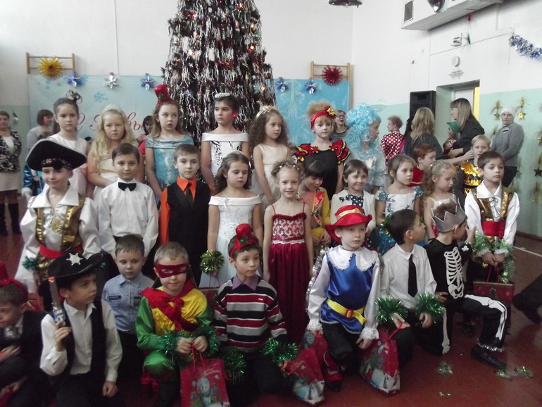 новогодние утренники)))