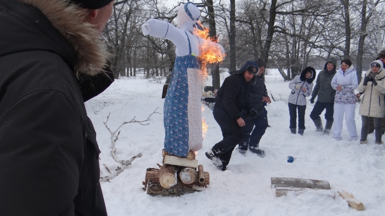 Сожгли бабу...