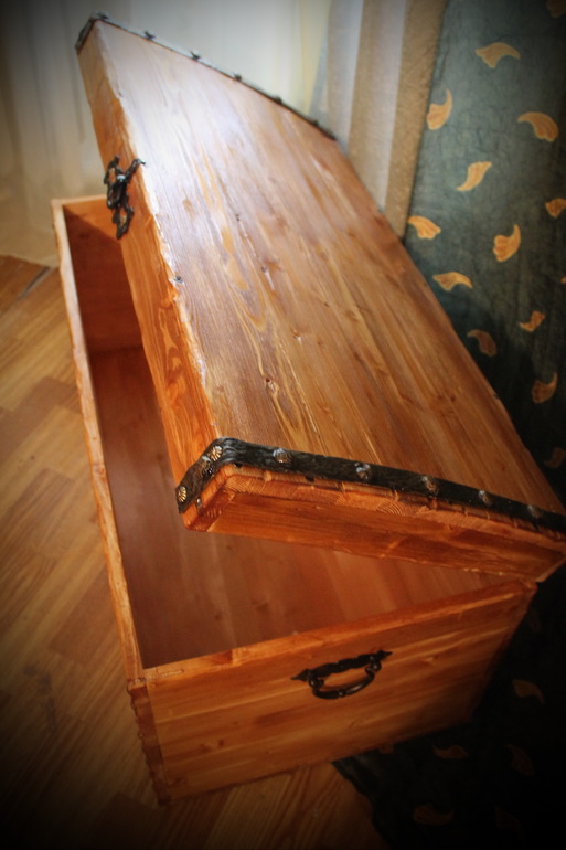 Мастер по дереву.