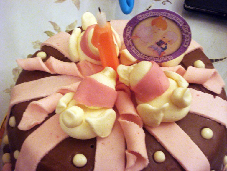 Первый тортик для нашей крошки лепили вместе с мужем