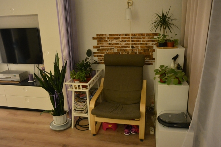 Решила показать свою комнату))