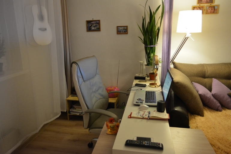 Решила показать свою комнату))