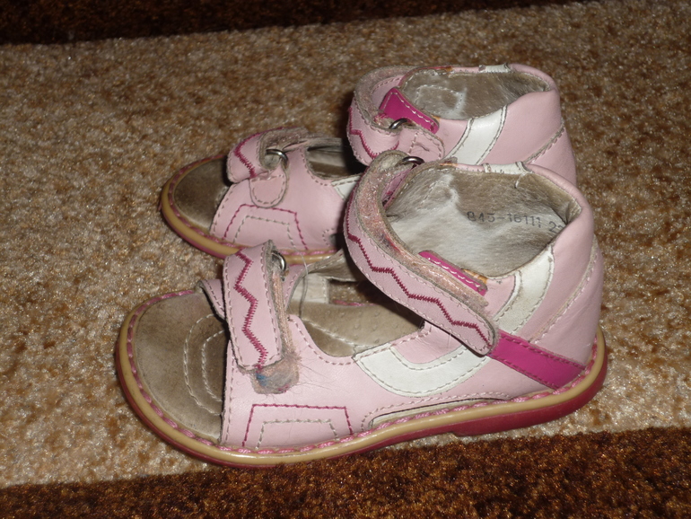 Продам обувь б/у для девочки размеры от 19 до 26