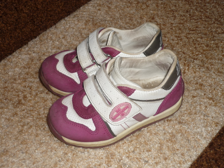 Продам обувь б/у для девочки размеры от 19 до 26