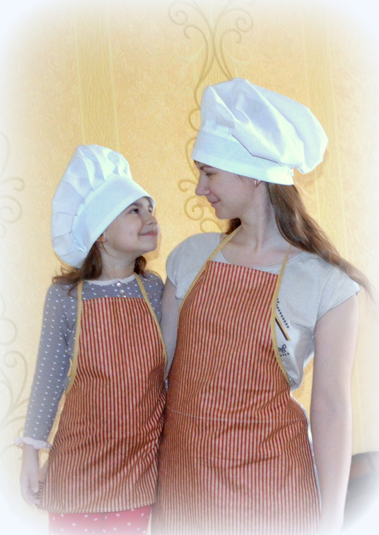 Фартучки и колпачки для поваров!))