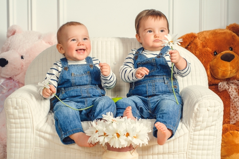 Двойняшки-очаровашки!