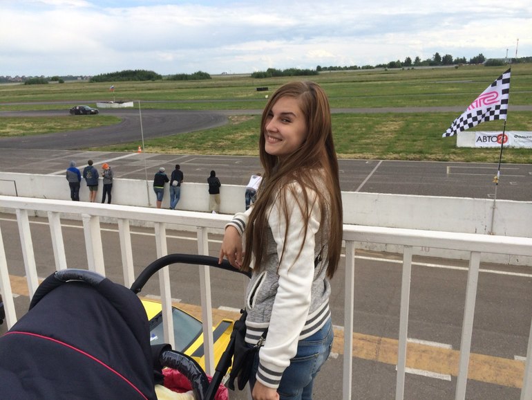 Девчонки сколько мне дадите? Критика принимается))