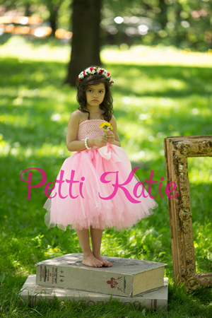 Волшебные и сказочные платья на годик