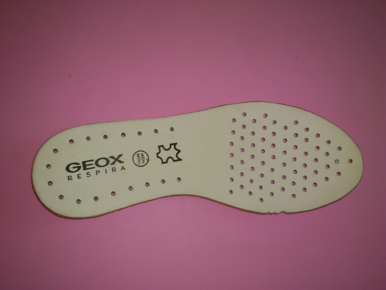 Кроссовки Geox, 27р-р, 2500, регион почта включена
