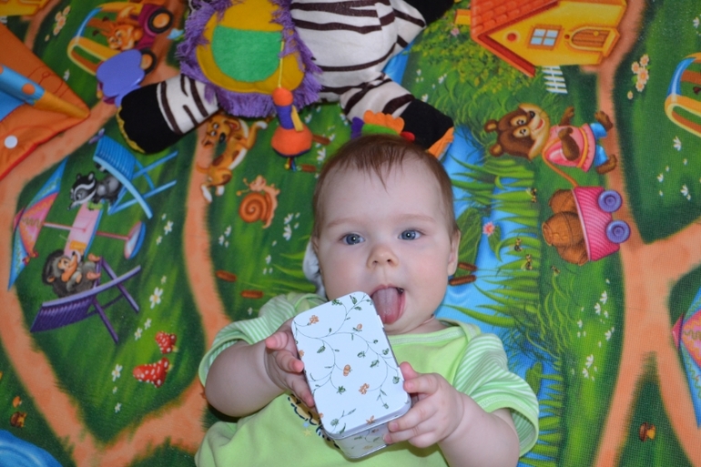 а мы научились показывать язык)))