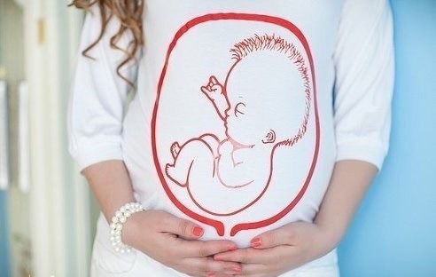 А зачем маме быть дома с детьми?