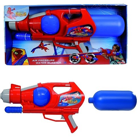 Маленькие непоседы просто обожают плескаться и брызгаться.