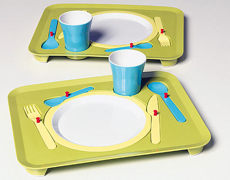 Как выбрать первую посуду для малыша?