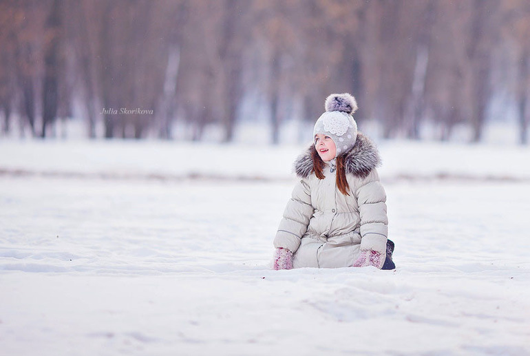 Катюша и Эвелина. ( это был последний день зимы со снегом.)