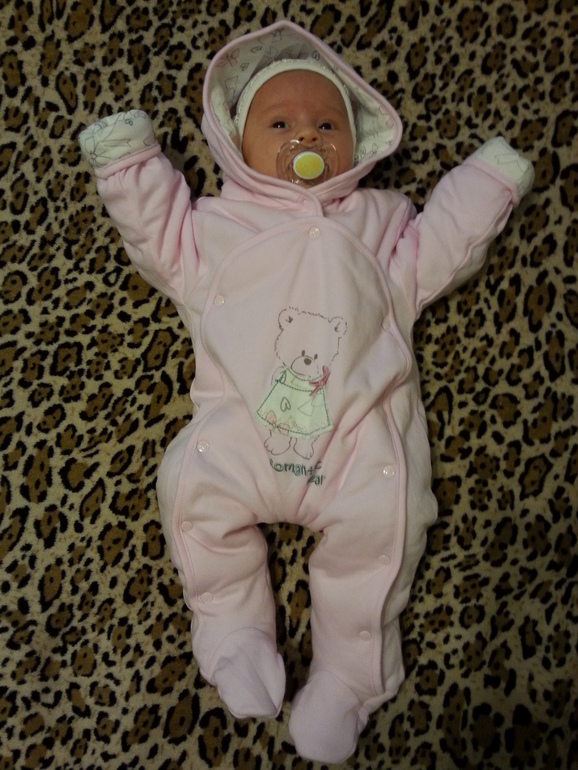 Вероничке 1 месяц☺