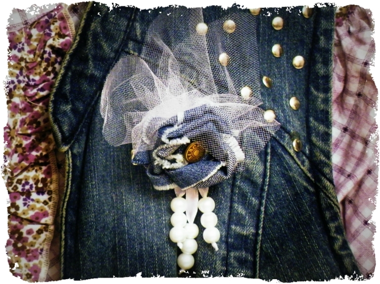 Первая брошь