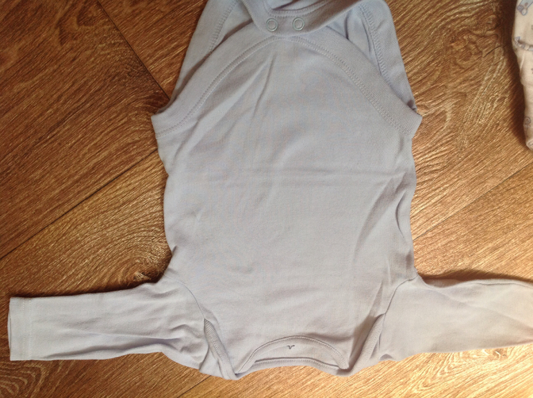 Продам одежду на мальчика 0-3 месяца Zara,Mothecare,Next,Canada,все вещи в отличном состоянии,некоторые новые. Доставка по всей Украине