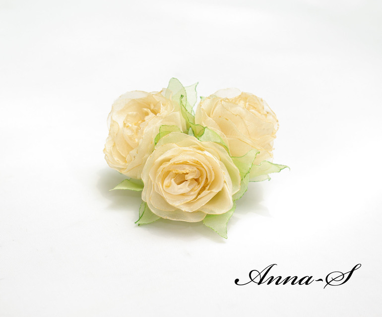 Брошь " Чайные розы "