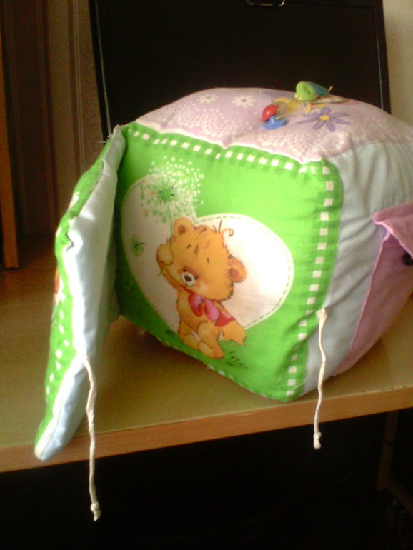 Наш развивающий кубик)))