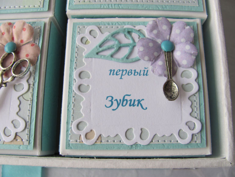 Большая коробочка с "мамиными сокровищами".