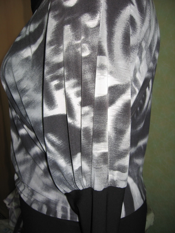 Летучая мышь из трикотажа.