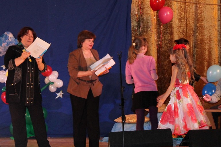 Выступление концерт " Читающее детсво"