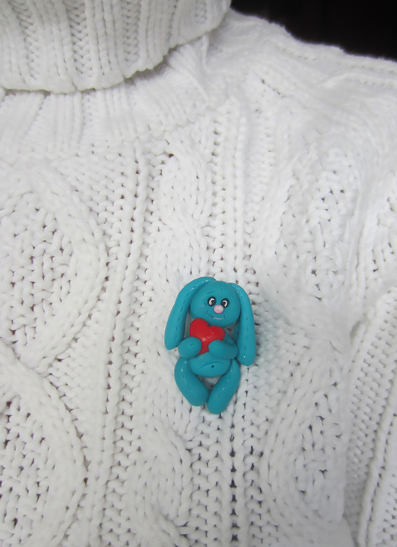 Мультяшные брошки)))