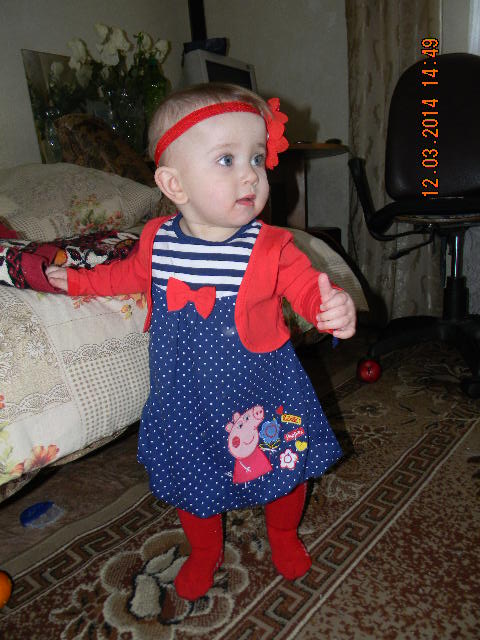 я девочка и я хочу новое платье!!!! ну и много всяких украшений)))