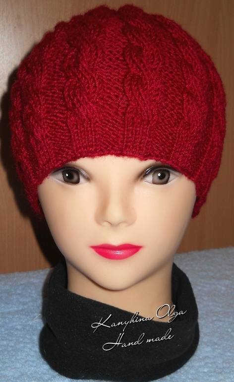 Шапочка с косами от Дропс