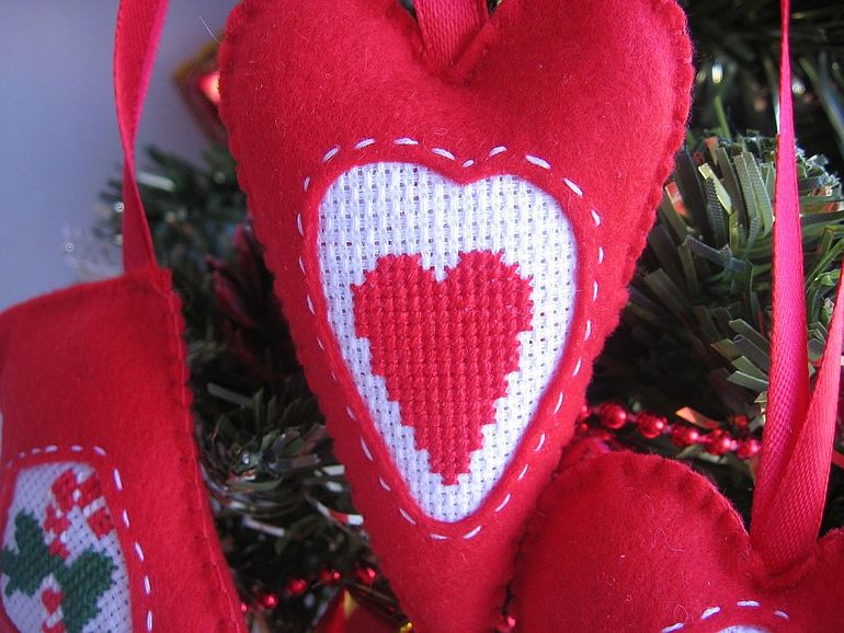 Красно-белое