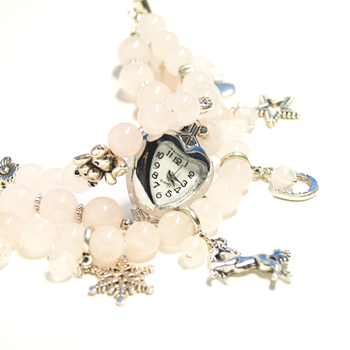 Розовые новогодние часы