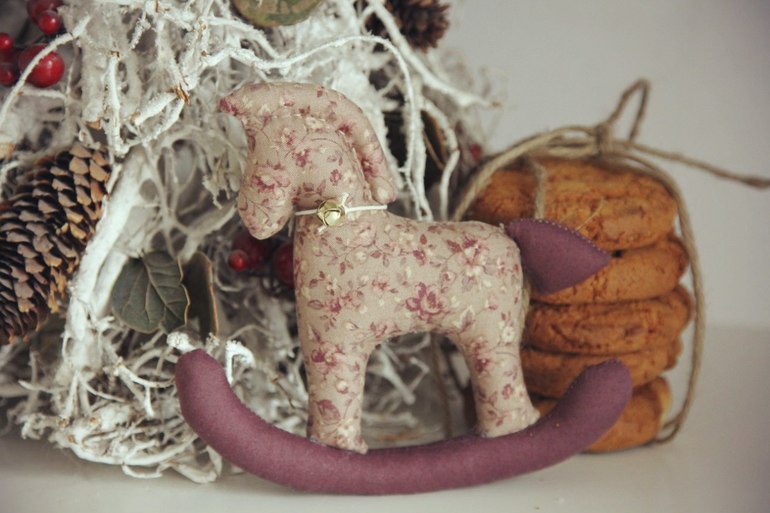 Новогодние лошадки.