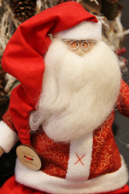 Дед Мороз или Санта Клаус :)