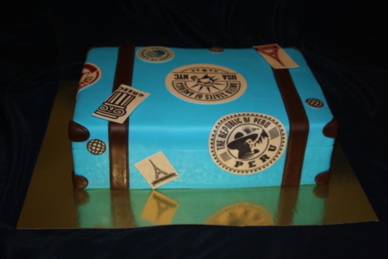 Торт "Чемодан путешественника"