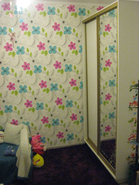 Детская для девочки(перепланировка одной комнаты в две).Исправилась с фото