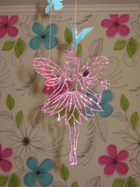 Детская для девочки(перепланировка одной комнаты в две).Исправилась с фото