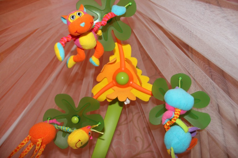 Ура,привезли нашу кроватку!немного фото)