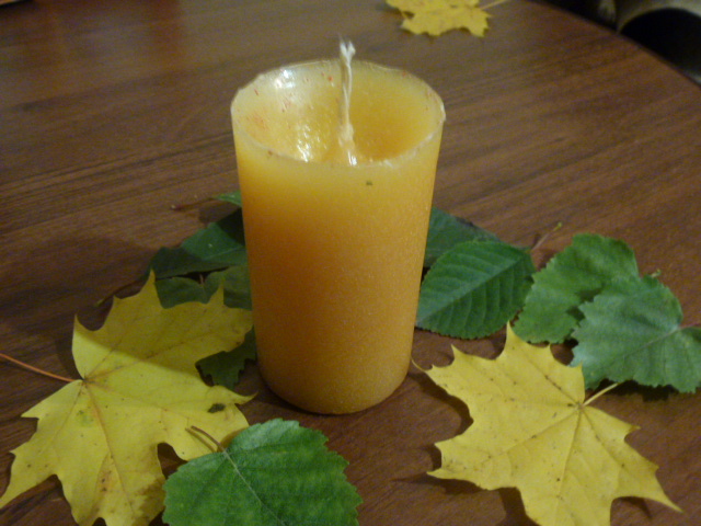 свеча с декором