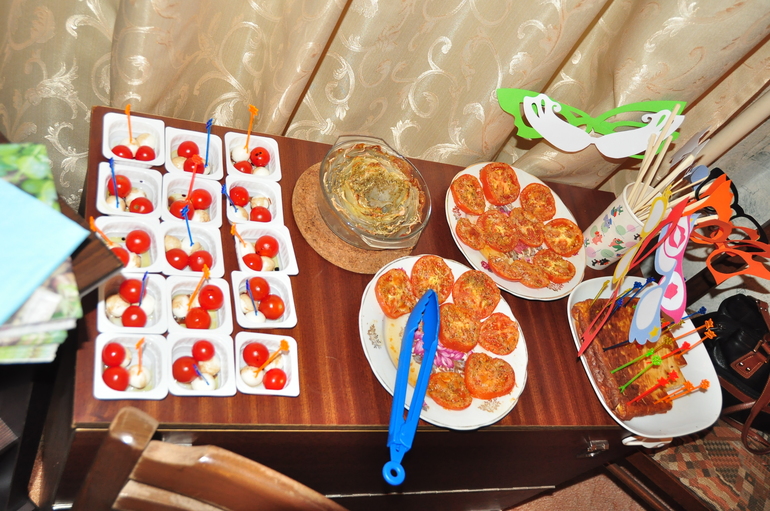 Привет всем! Наконец могу написать про наше годовасие!Часть1