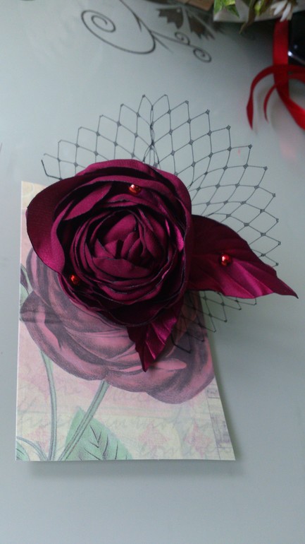 Всем любителям головных уборов и украшений для волос посвящается))).