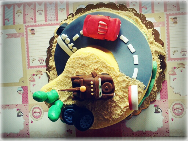 Мой второй заказной. Тачки. Девочки, жду от Вас комментов, что можно было сделать лучше.