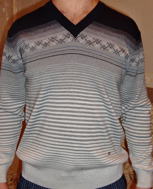 Новый мужской свитер,размер 48-50(М),цена 1100р