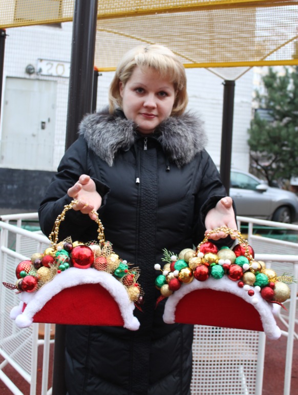 Большущий ручной и капля новогоднего!