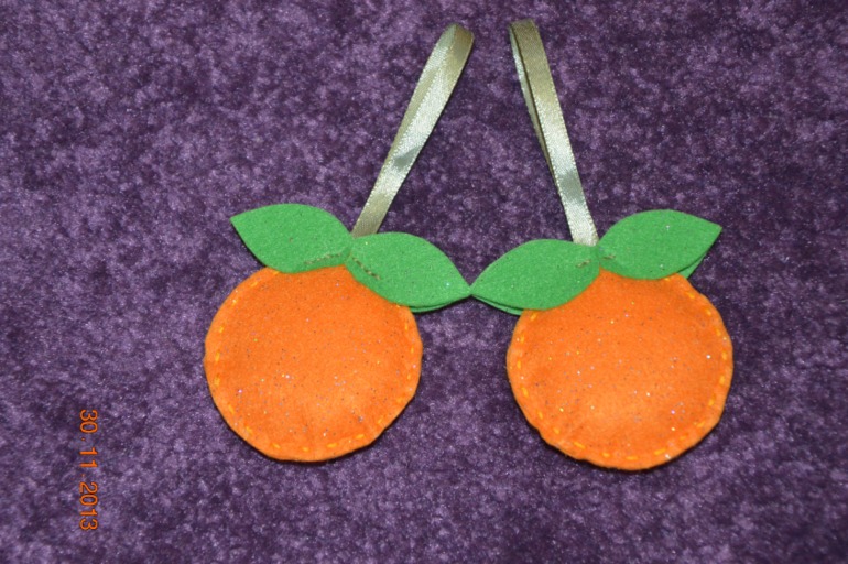 Новогодние игрушки из фетра. Первые пробы