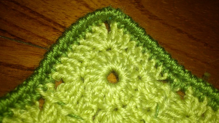 Зеленый пледик в коляску