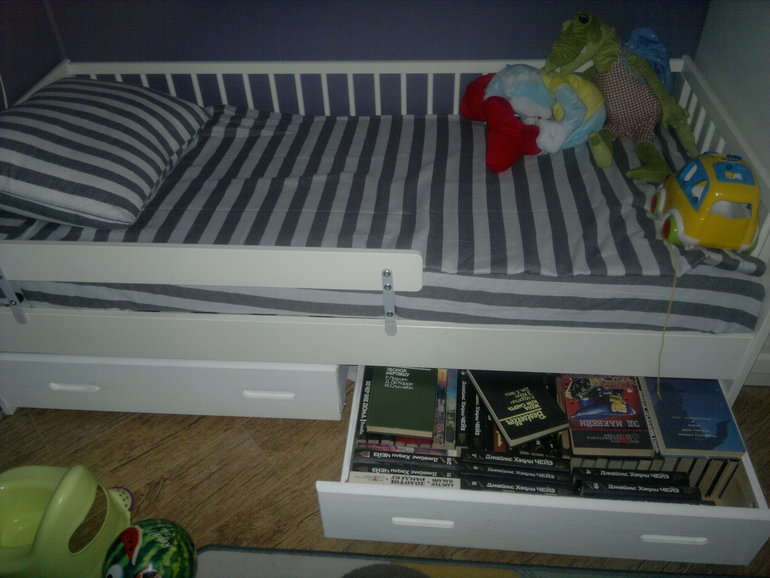 Вот что сотворила с икеевской кроватью)