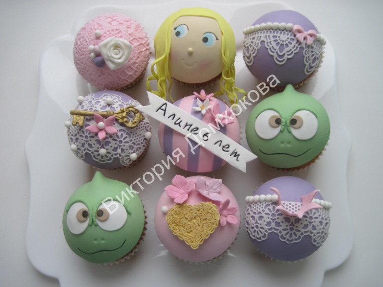 День Рождение в стиле Рапунцель, Влюбленные мишки и Цветочный набор)